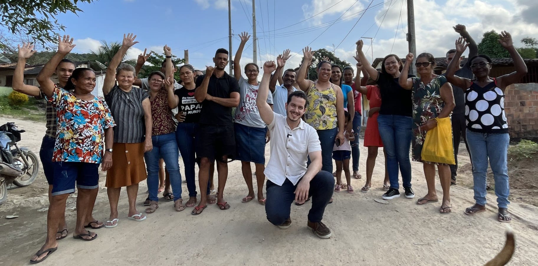 André com moradores em uma comunidade de Pernambuco